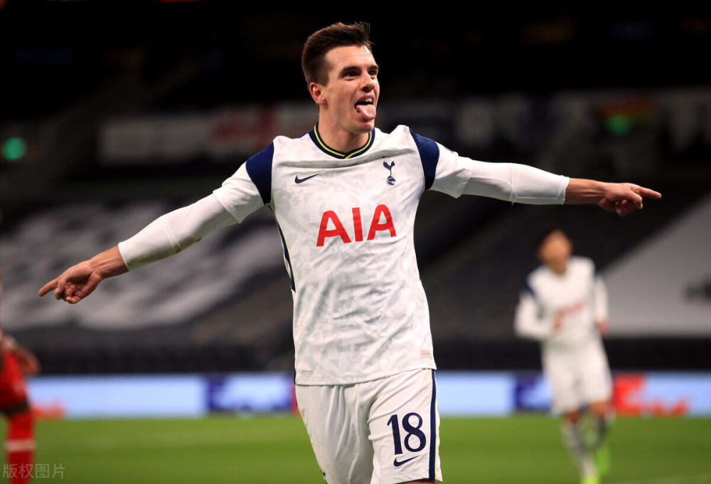 由于C罗被红牌禁赛，绝代双骄皆结束了自己本年度的...