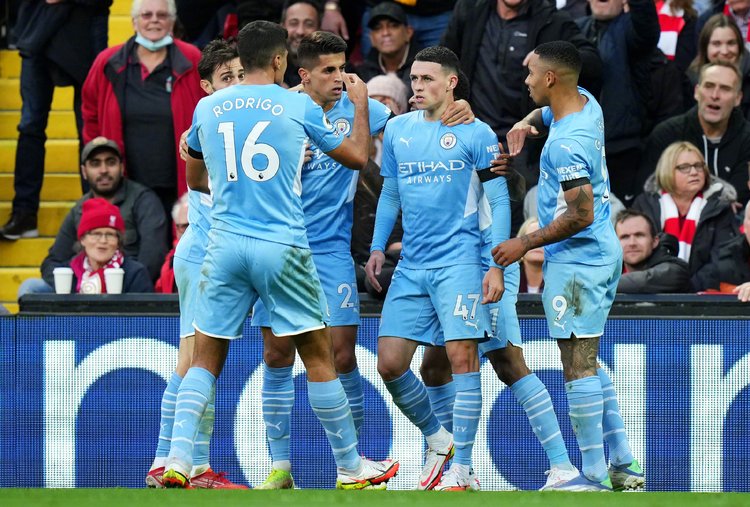 拜仁高层：南看台球迷燃放烟花破坏环境，欧足联肯定会做出处罚